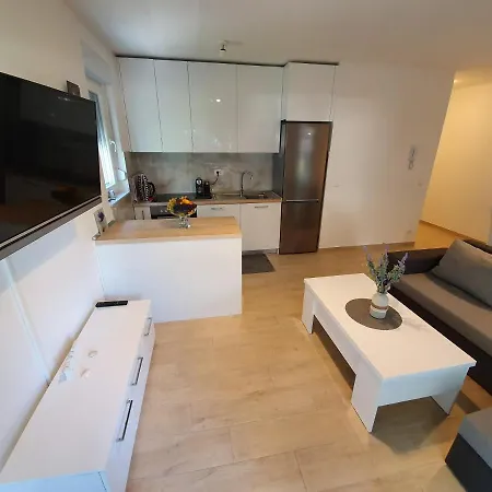 Apartment Apartman Lea