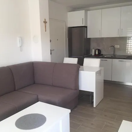 Apartman Lea
