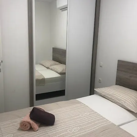 Apartman Lea Apartment *